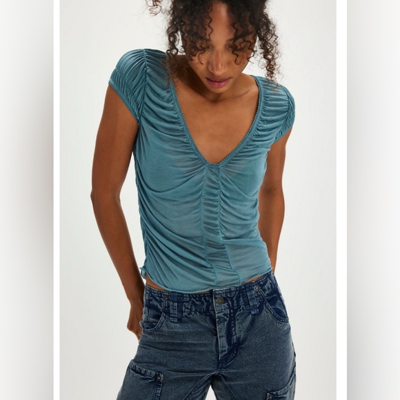 Free People Tops - FREE PEOPLE On Air Cami TOP
